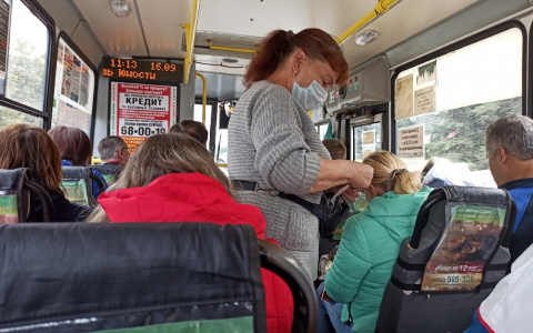 Рейды по автобусам: ярославну оштрафовали за проезд без маски
