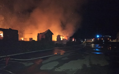 Там были дети: в Ярославской области вспыхнул кадетский корпус. Кадры