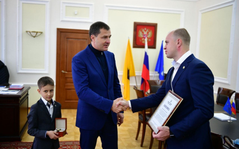 "Все думали, что мальчик погиб": наградили ярославца, спасшего ребенка из огня