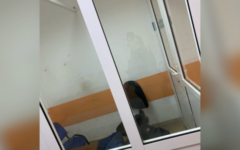 За уснувшего на посту охранника больницы заступились ярославцы