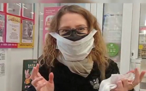 Этот рулон - и есть маски? Как в магазинах Ярославля бьются с ковидом