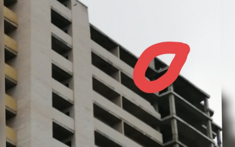 "Сбрасывают почти каждый день": заволжане бьют тревогу из-за подростков, кидающих кирпичи