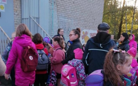 В Госдуме хотят отменить школы на месяц