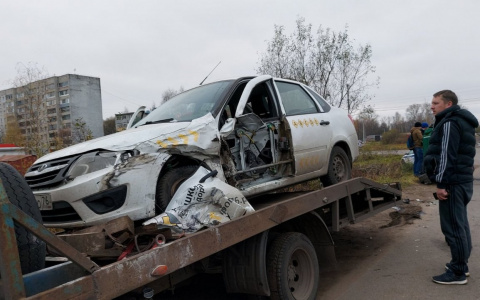 "Ученик седой": машина автошколы попала в массовое ДТП в Ярославле. Видео