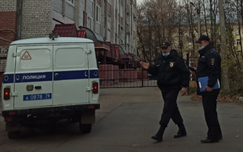 Молодая девушка выпала из окна за Волгой: что произошло перед трагедией