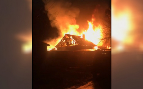 "Будь ты проклят": ярославские погорельцы ищут поджигателя. Видео