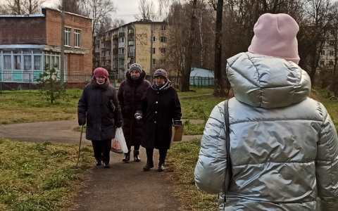 Ковидные пальцы и звон в ушах: назвали необычные симптомы коронавируса