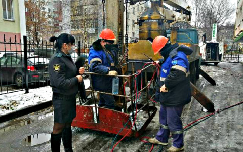 Из-за долга в 200 тысяч приставы постучались к ярославцу в окно