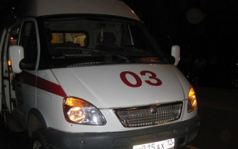 Ее бросило на встречку под колеса: женщина погибла в ДТП под Ярославлем