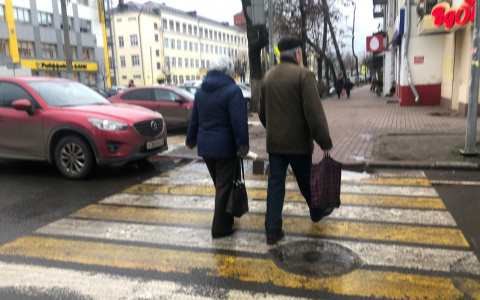 Самый несчастный возраст человека вычислили ученые