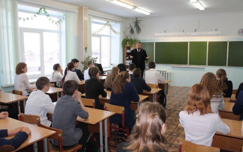 "Последствия не изучены": почему в Ярославле родители переводят детей на дистант