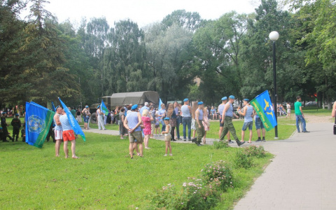 «Геи тоже служат в ВДВ»: в отношении ярославских десантников возбудили дело