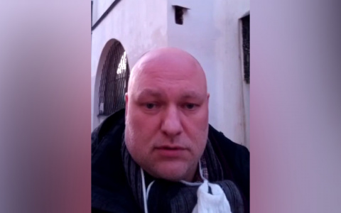 «Собираю милостыню»: депутат Петровский вышел на паперть для блага ярославцев. Видео