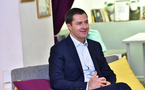 Чиновники в Ярославле хотят поднять себе зарплаты на 5 миллионов рублей