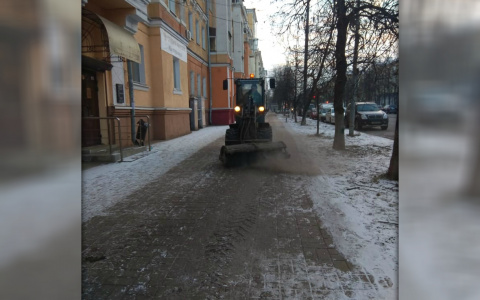 "Химозная жижа в центре": ярославцы жалуются на уборку города