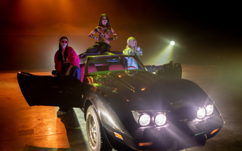 МТС приглашает на новогодний концерт с участием Ёлки, Big Russian Boss, Мари Краймбрери и других звёзд