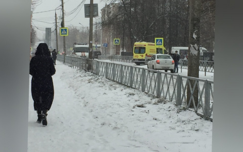 "Она взорвет школу?": из-за девочки с муляжом гранаты эвакуировали школу в Ярославле