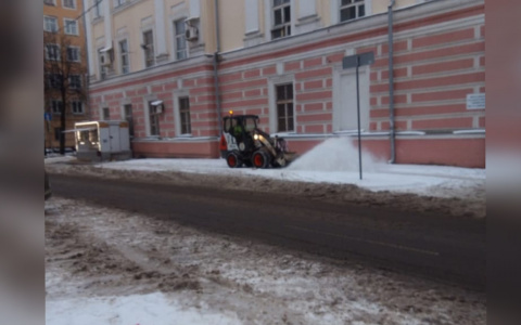 «Бугры снега и грязь»: ярославцы бунтуют из-за плохо убранного города