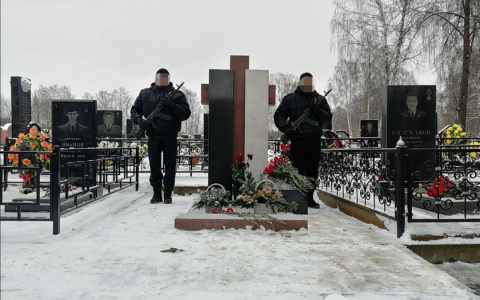 Погибли от террористов, вынося тела: в Ярославле вспоминают героев