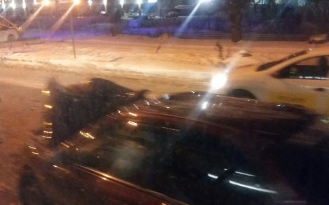 В Ярославле иномарка столкнулась с автобусом