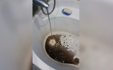 Отрава течет из-под крана: ярославцы массово жалуются на воду