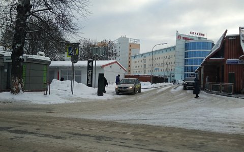 Сколько раз власти продинамили уборку дорог в Ярославле, рассказали гаишники