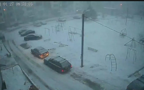 «Можно купаться идти»: под Ярославлем горожане засняли редкое явление. Видео