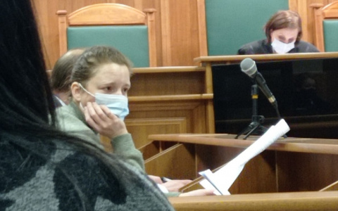 Координатор штаба Навального открестилась от призывов к протестам в Ярославле: репортаж из суда