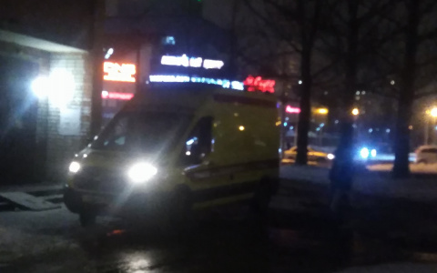 Оторвало часть руки: в Ярославле в открытый люк провалился мужчина