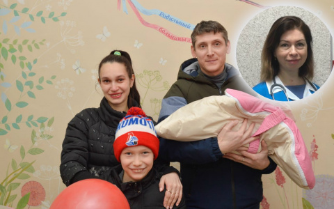 "Таких надо на руках носить": врач из Ярославля приняла роды в доме у полицейского