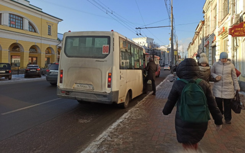"Падаем в обмороки от духоты": какая температура должна быть в автобусах
