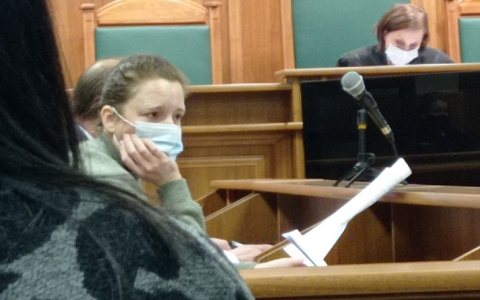 "Сразу обследовала туалет": глава штаба Навального в Ярославле нарисовала, как сидела в изоляторе