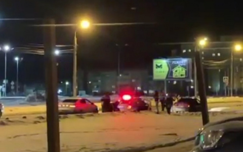 "Сейчас выстрелю": вооруженные разборки за Волгой попали на видео