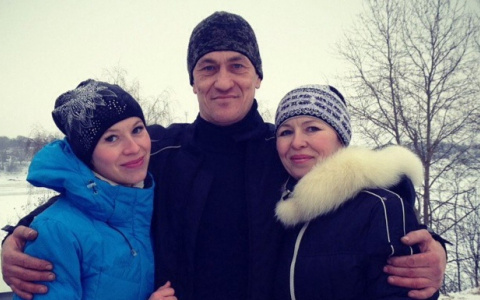 Содрал руки в кровь: ярославец залез на балкон и спас девочку из пожара