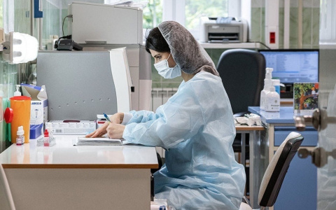 Четыре смерти за день: ковид снова унес жизни ярославцев