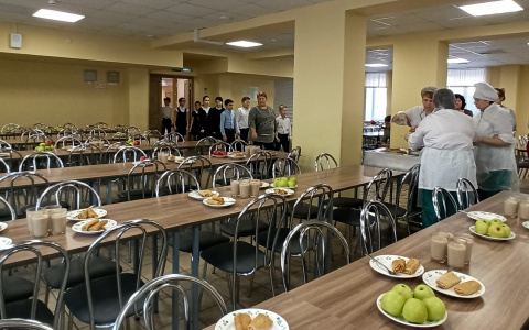 Ярославским школьникам будут возить еду на дом: кто может получить