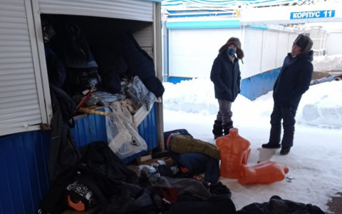 "Весь вынесли": в Ярославле разгромили брагинский рынок. Видео