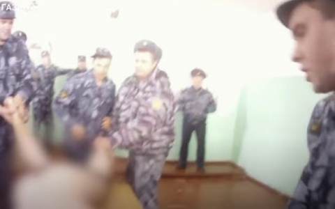 Снимали трусы с жертвы пыток: фигурантов из Ярославля начали отпускать домой