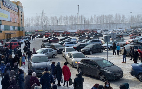 Из торгового центра Ярославля эвакуировали людей на улицу: что произошло