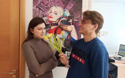 "Что заслужила, то и подарили": в Ярославле обиженная 8 марта жена подала на развод