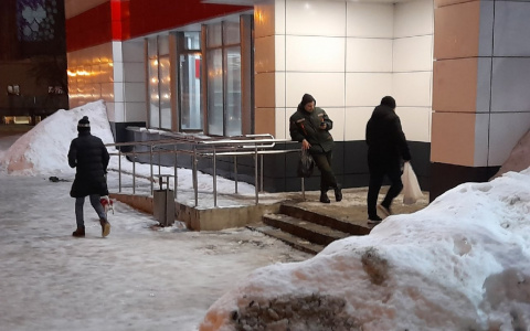 В штанах специальная дырка: родители сообщают о педофиле за Волгой