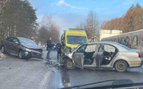 Беременную увезли на реанимации: муж женщины рассказал о жутком ДТП за Волгой