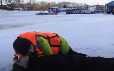 Умирал 10 минут от переохлаждения: в Рыбинске трагически погиб юноша