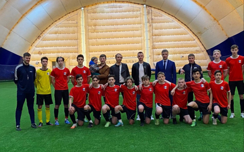 Футбол круглый год: в Ярославле открылся первый футбольный манеж