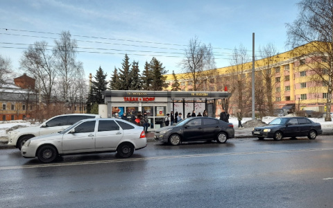 Жильцов начали штрафовать за парковку возле своих домов