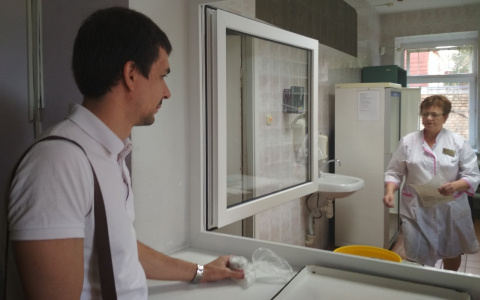 От клещей обработали лишь десятую часть школ и садиков Ярославля: какие средства используют