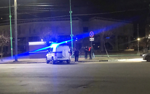 Таскали за волосы в ночном клубе: муж скандалистки проломил разнявшему драку голову битой