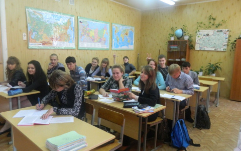 Отправят ли школьников на летние каникулы досрочно, и будут ли выпускные