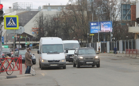 В Ярославле ограничат движение остановки и стоянки транспорта: где и зачем