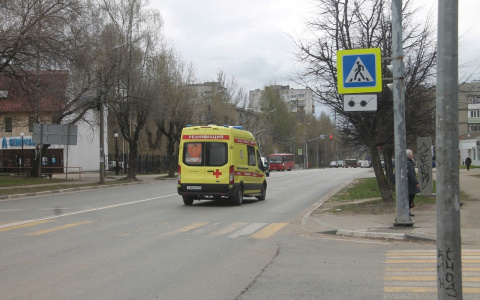 Стонала от боли: в Ярославле сбили женщину.